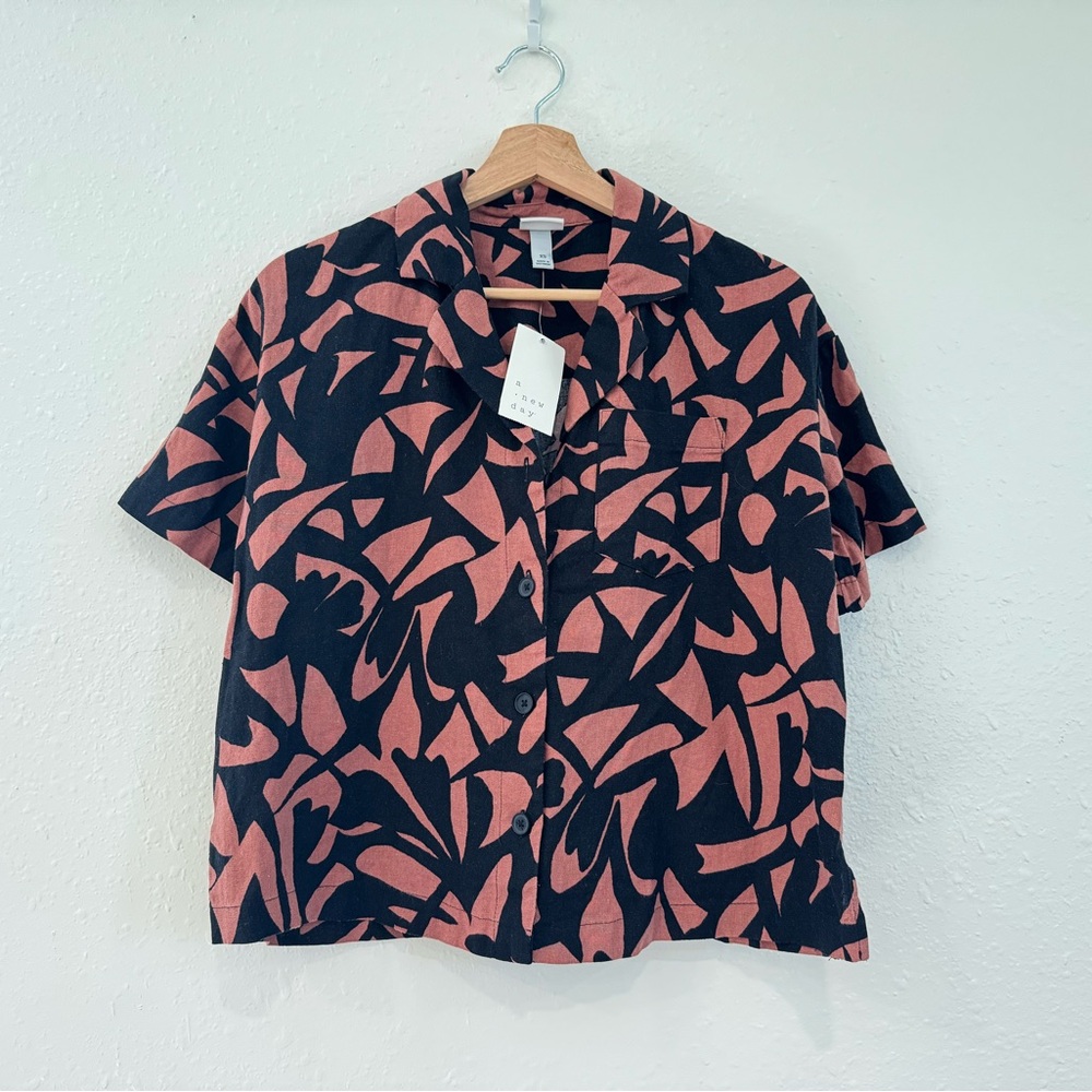 A New Day Black and Pink/Peach Abstract Leaf Pattern Blouse | Size XS